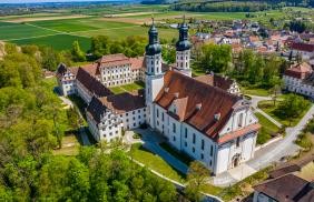 Hier ist ein Foto zu sehen: Das Münster Obermarchtal. 